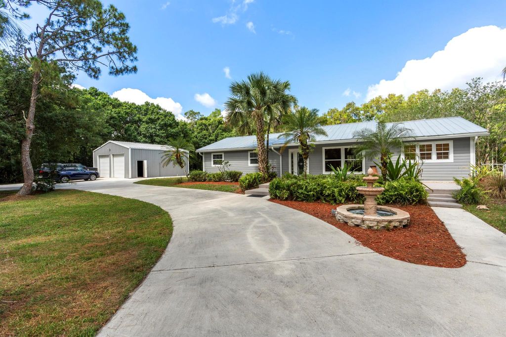 Photo of 11217 169th Court N, Jupiter, FL 33478 (MLS # R10987840)