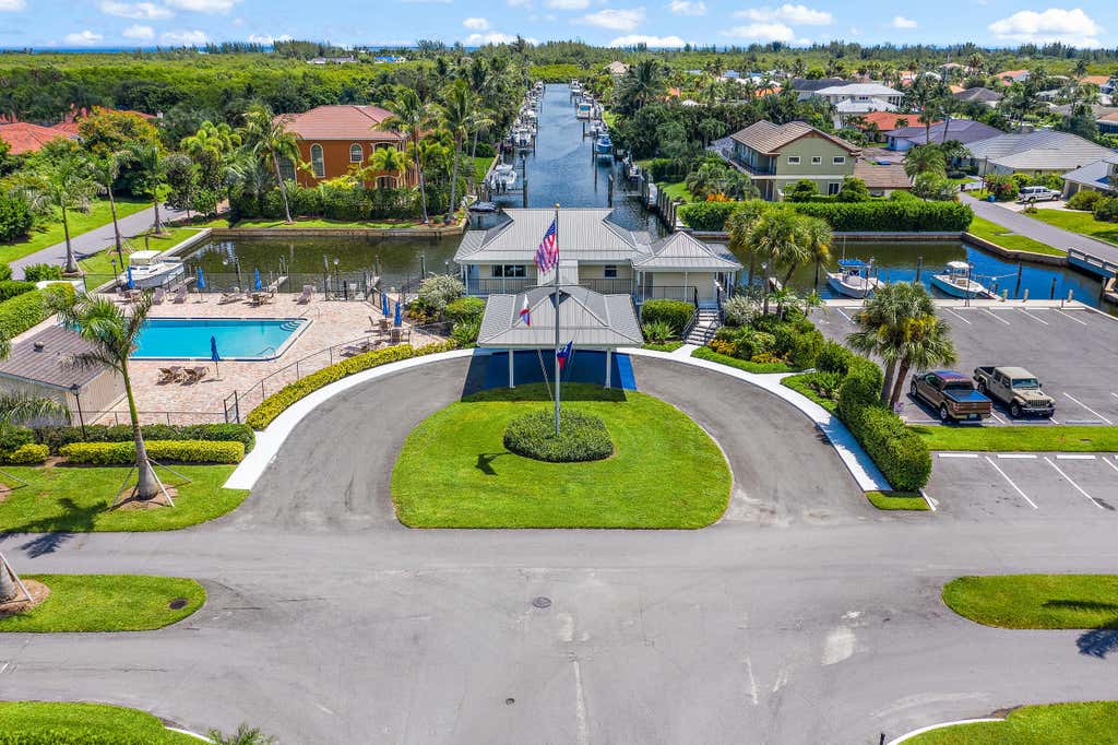 Photo of 8967 SE Star Island Way, Hobe Sound, FL 33455 (MLS # B26041218)