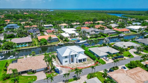 Photo of 8967 SE Star Island Way, Hobe Sound, FL 33455 (MLS # B26041218)