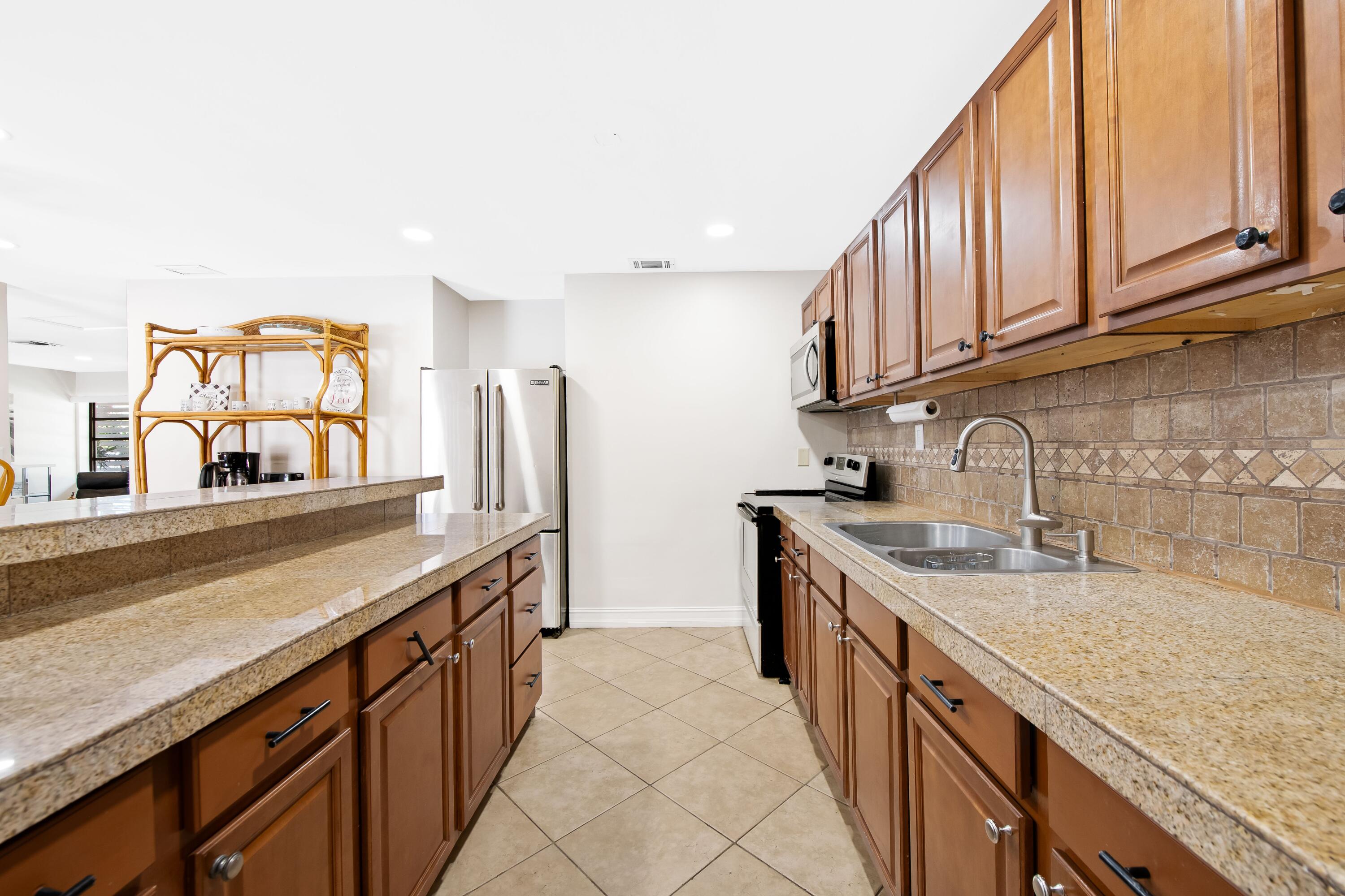 POMPANO GOLF ESTATES - Residential