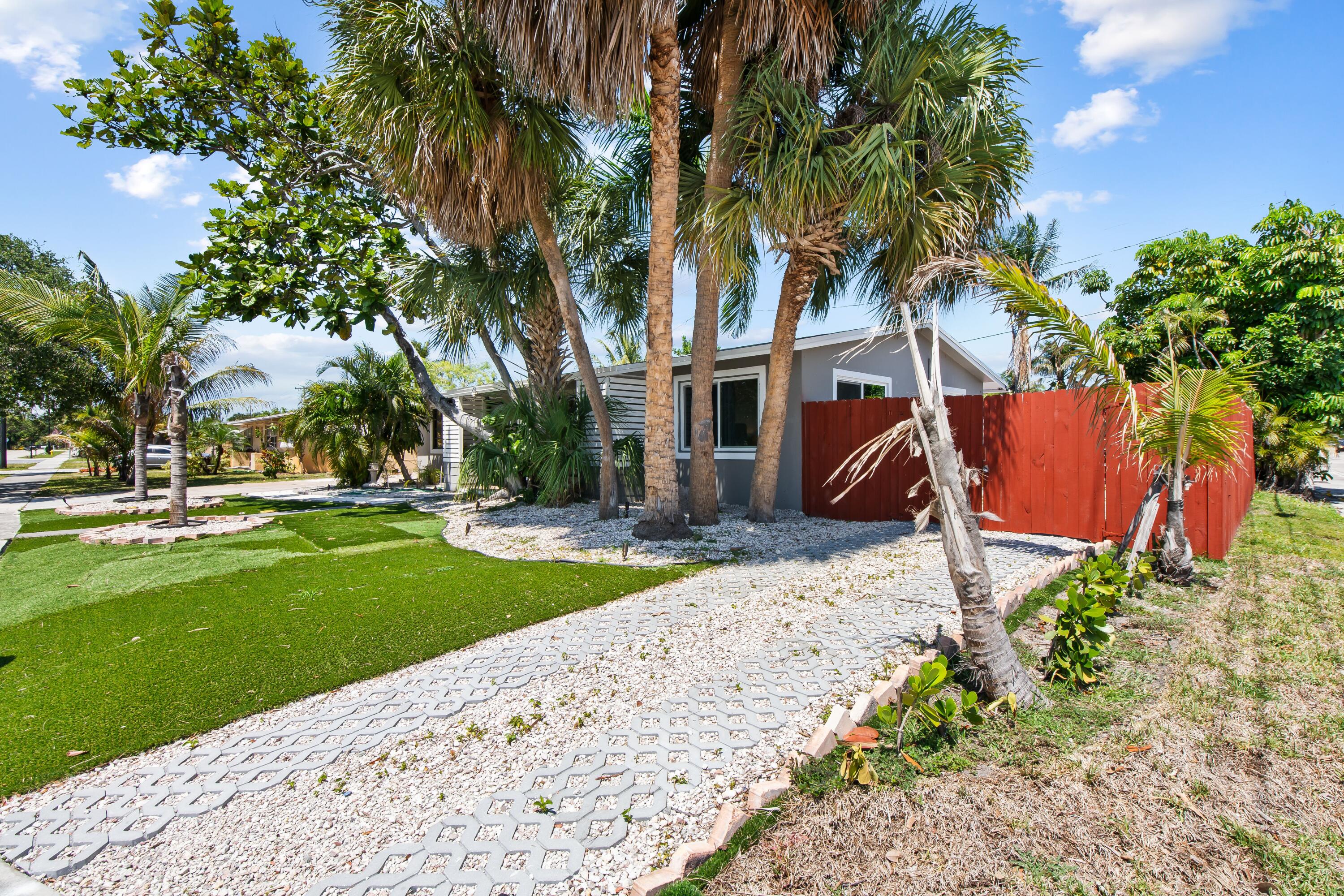 POMPANO GOLF ESTATES - Residential