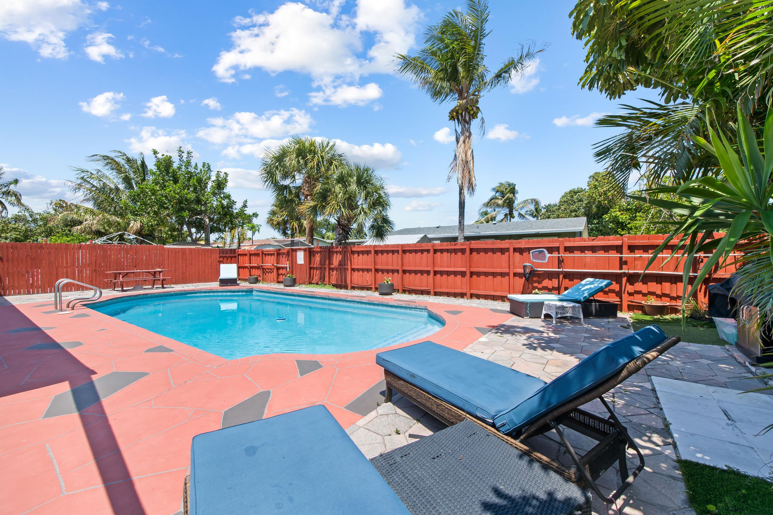 POMPANO GOLF ESTATES - Residential