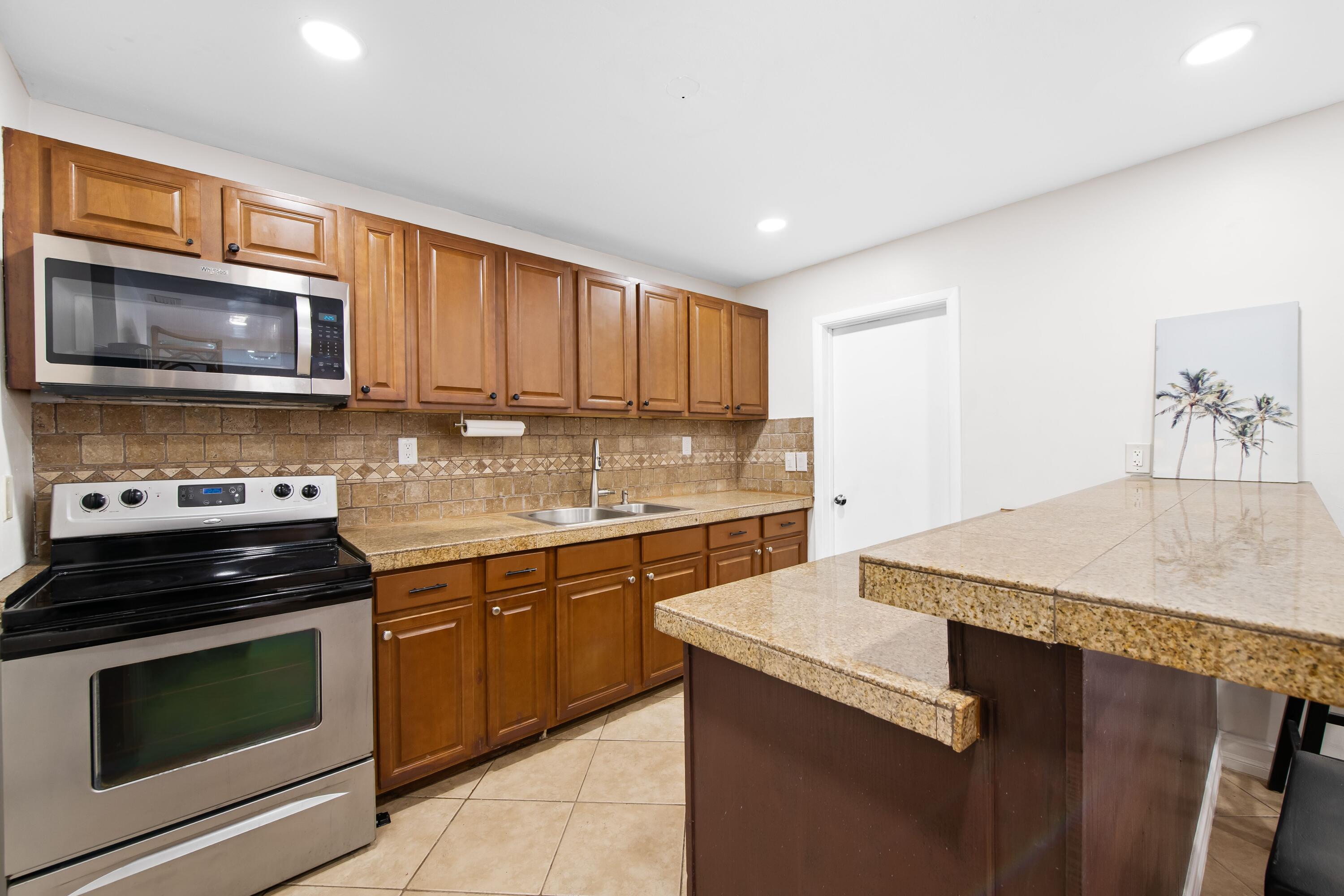 POMPANO GOLF ESTATES - Residential