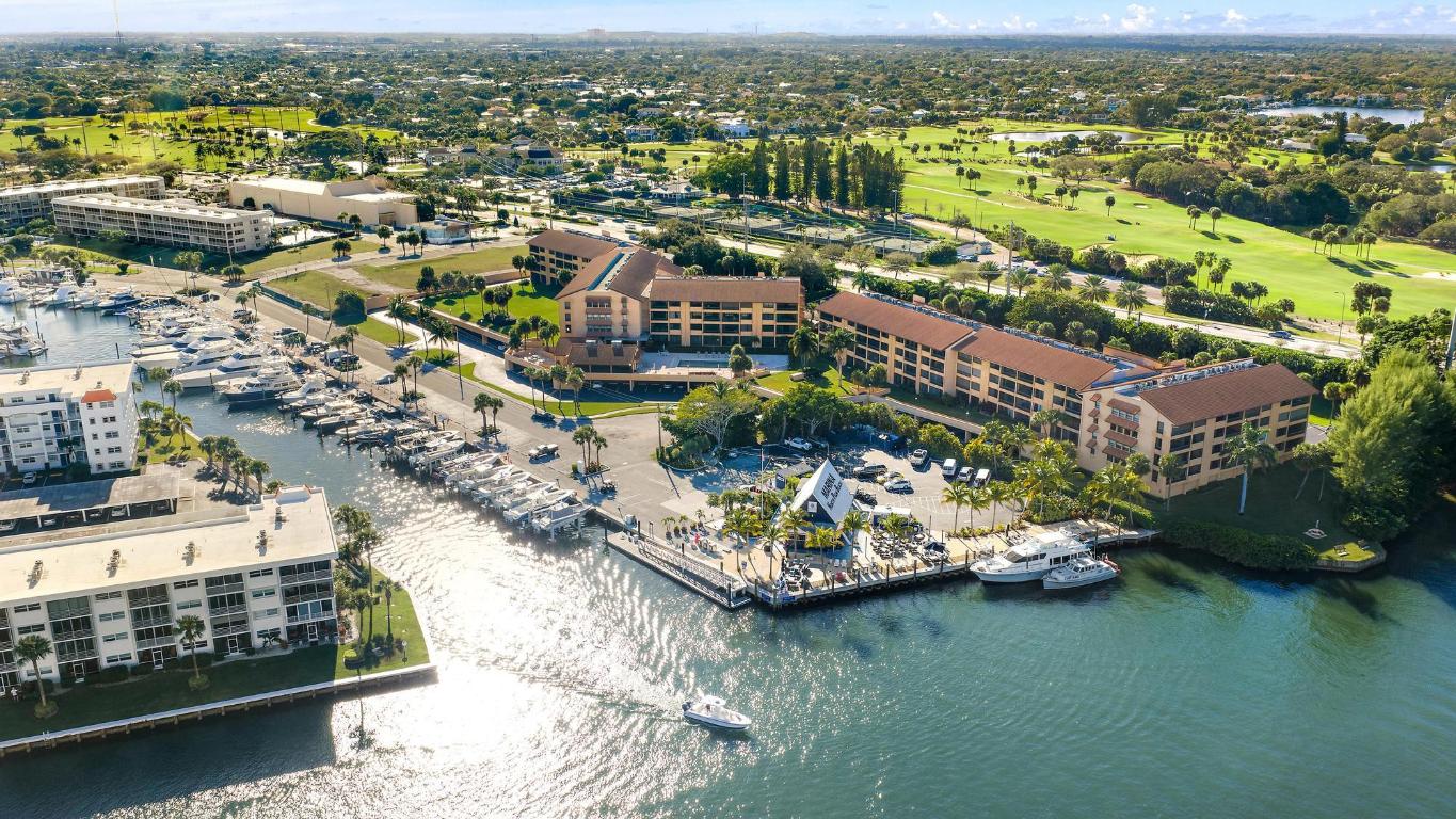 Marina Bay Condo - Residential