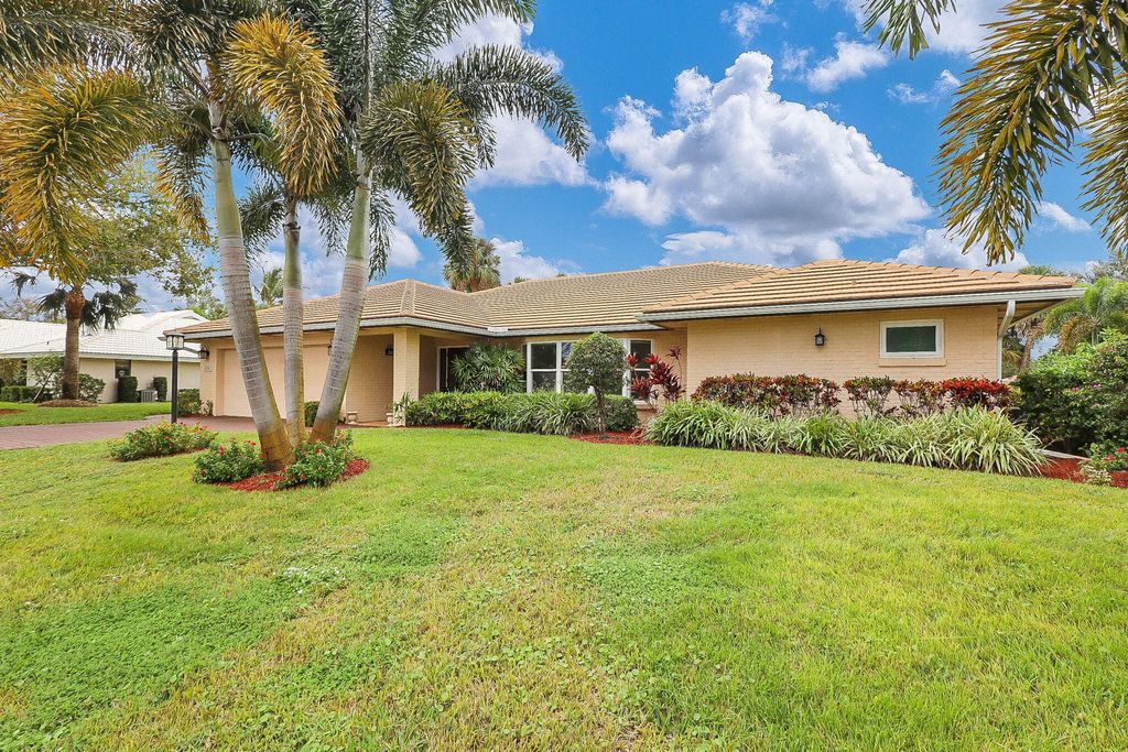 Photo of 3191 SE Fairway W, Stuart, FL 34997 (MLS # R11046527)