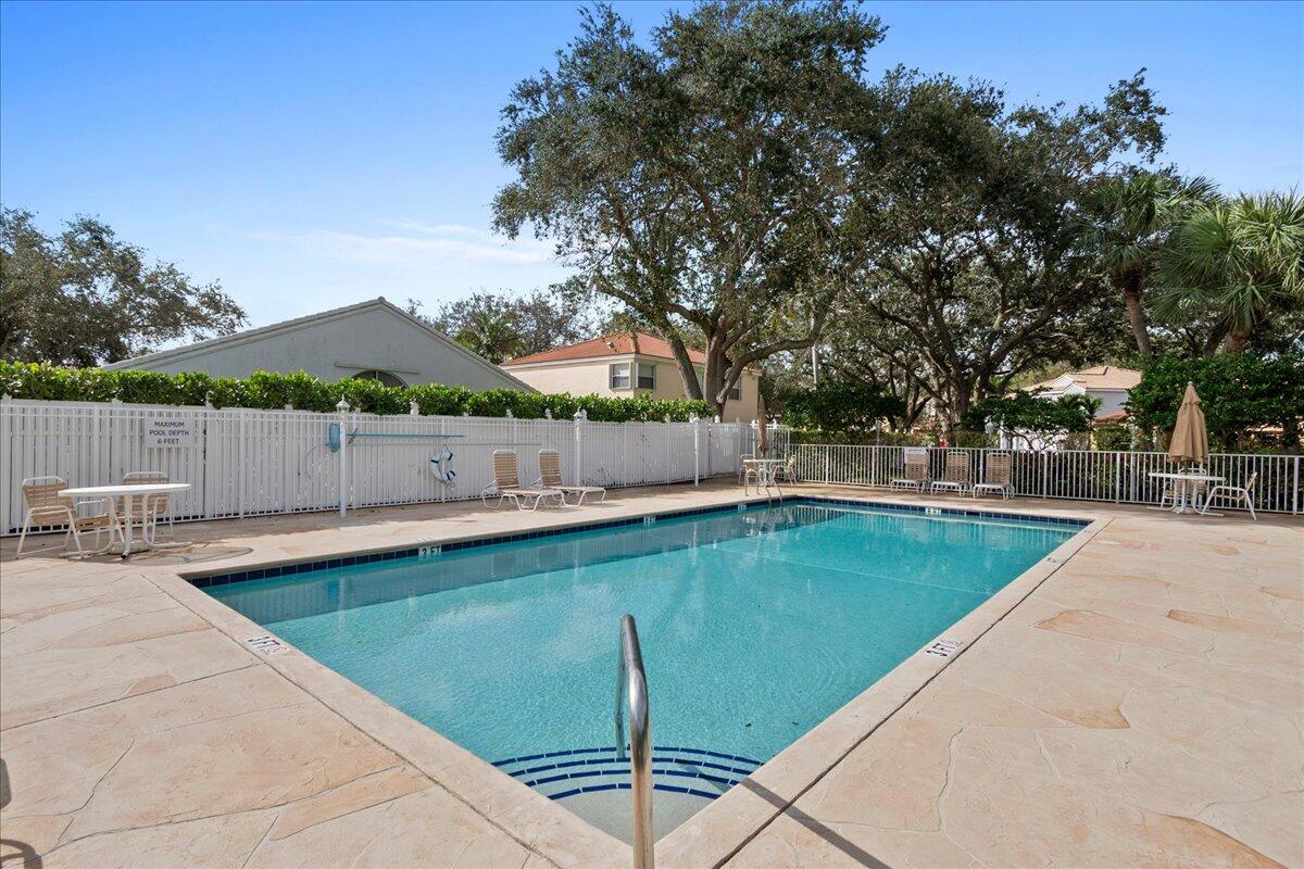 SIENA OAKS - Residential