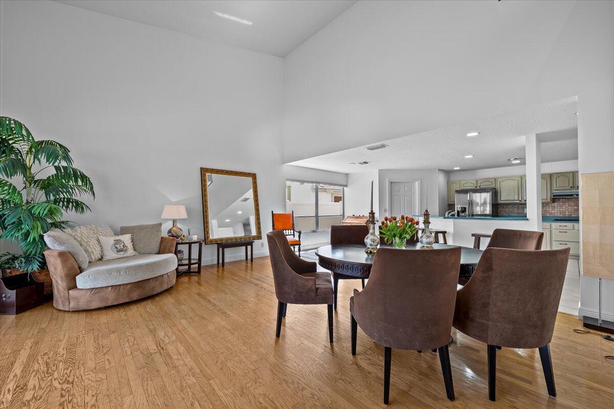 SIENA OAKS - Residential