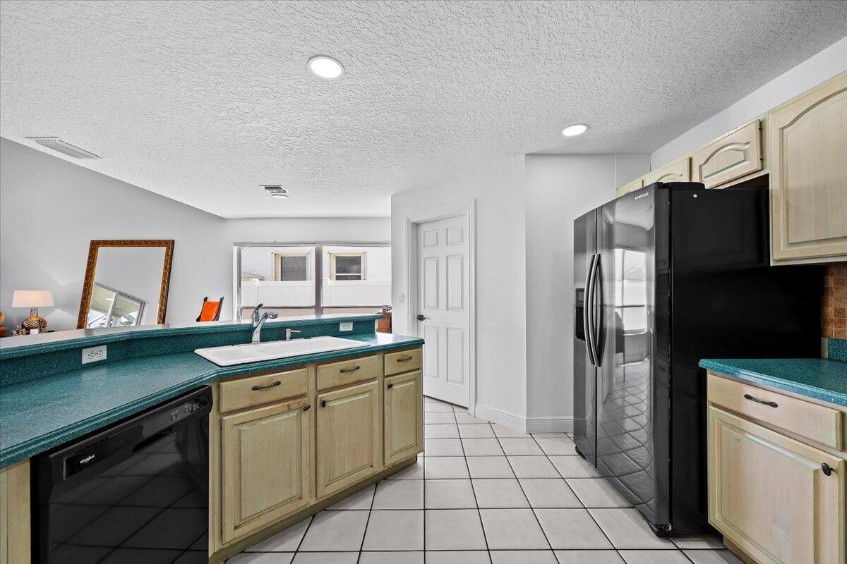 SIENA OAKS - Residential