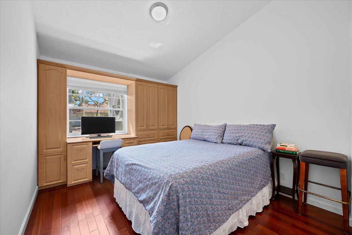 SIENA OAKS - Residential