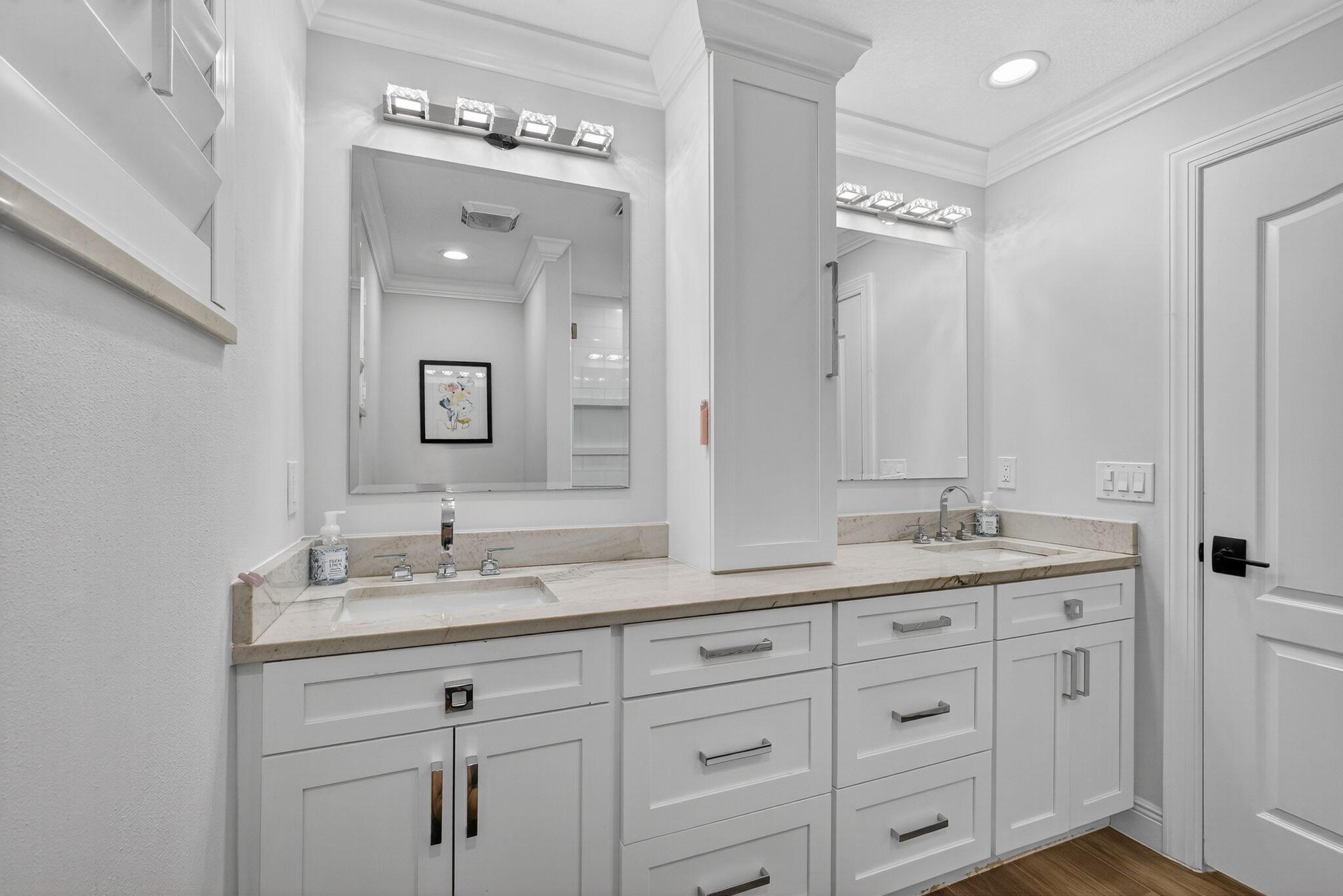 SQUARE LAKE - Residential