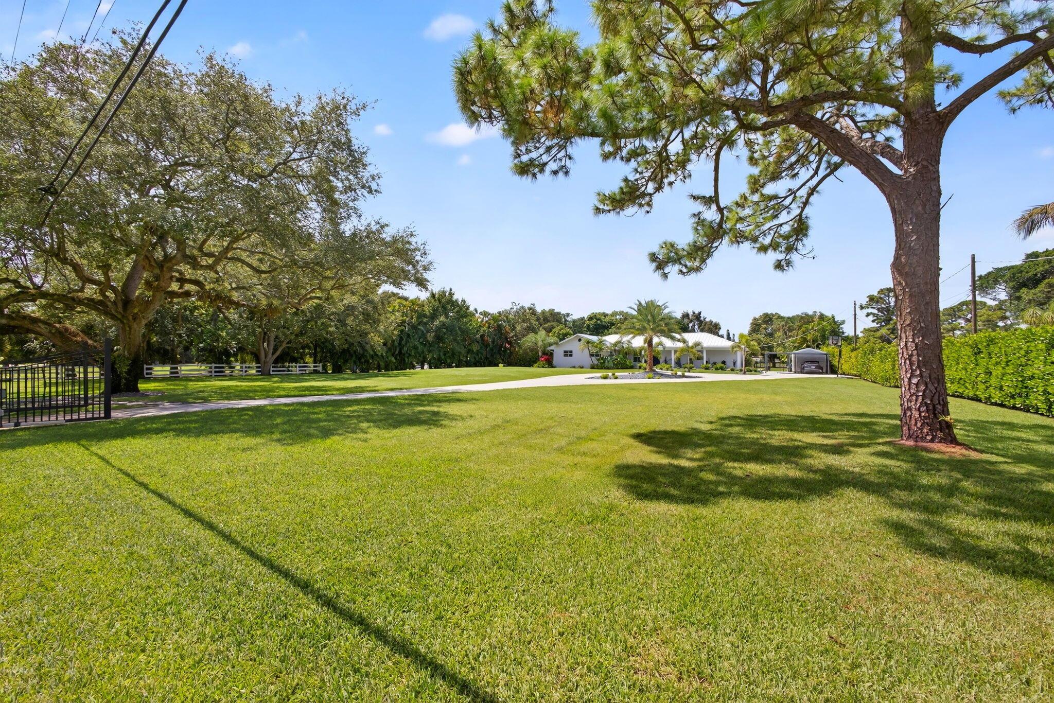 SQUARE LAKE - Residential