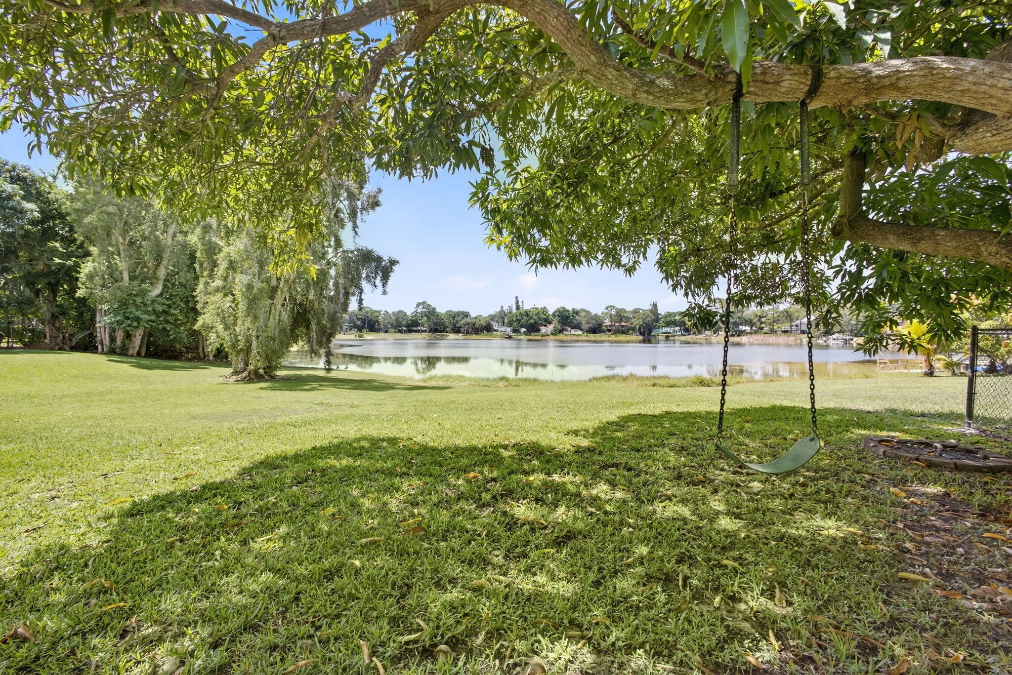 SQUARE LAKE - Residential