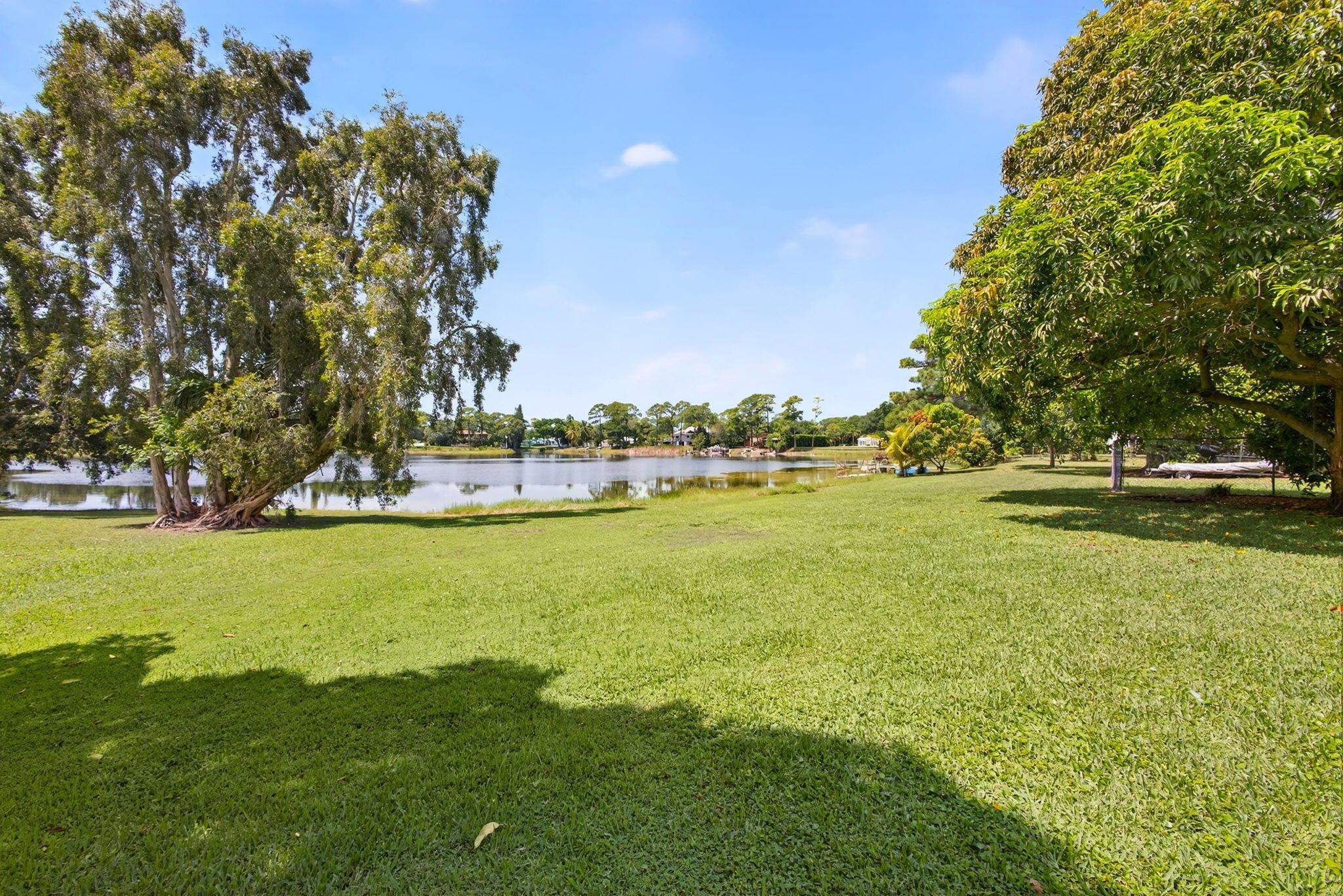 SQUARE LAKE - Residential