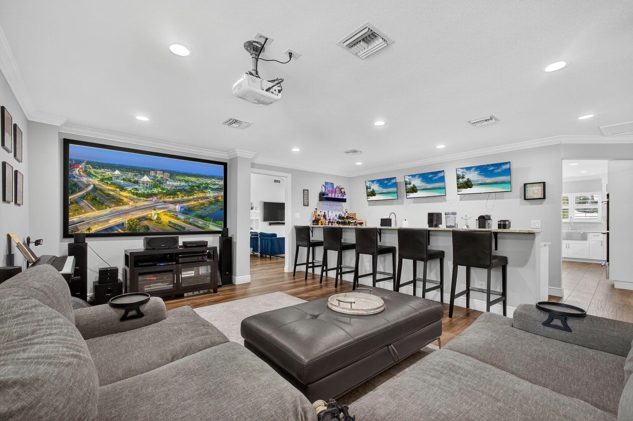 SQUARE LAKE - Residential