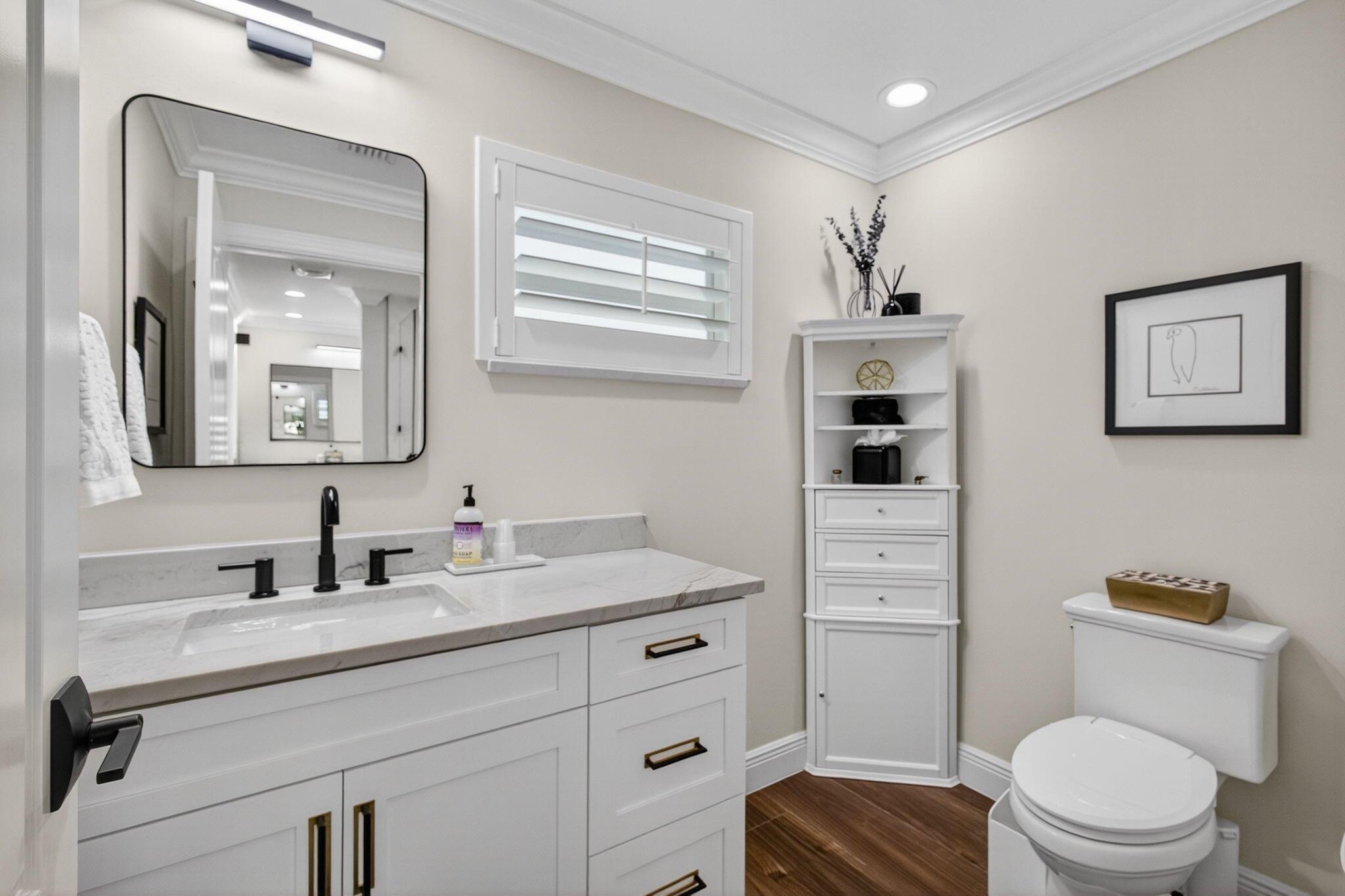 SQUARE LAKE - Residential