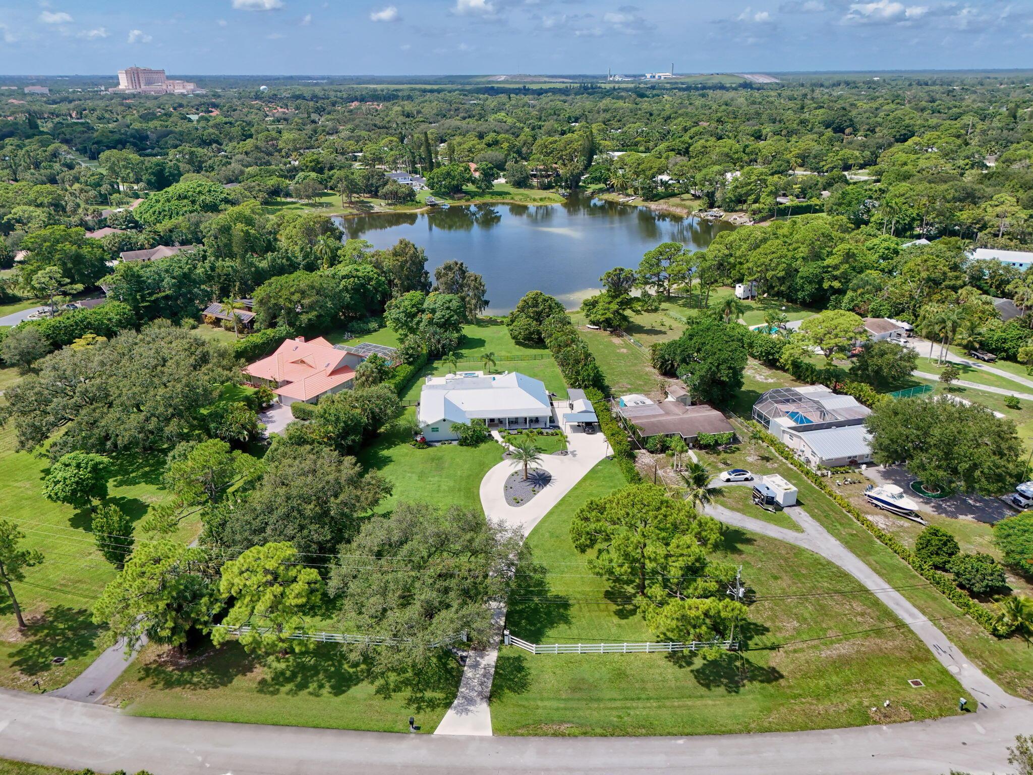 SQUARE LAKE - Residential