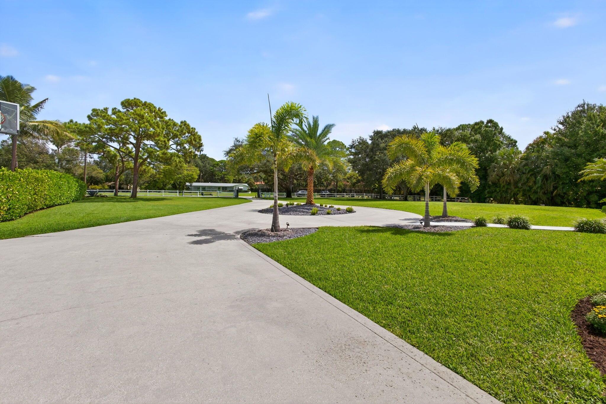 SQUARE LAKE - Residential