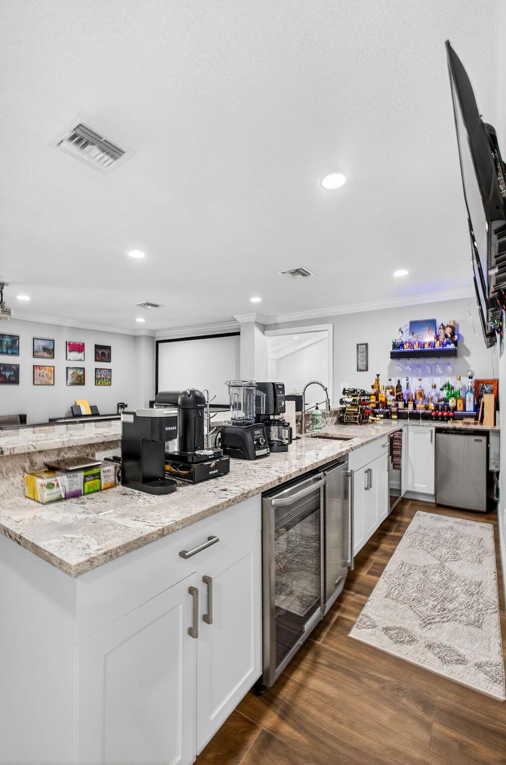 SQUARE LAKE - Residential