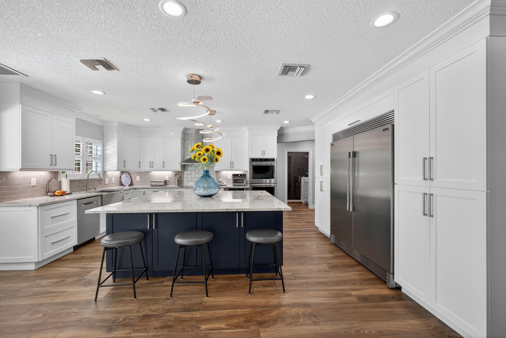 SQUARE LAKE - Residential