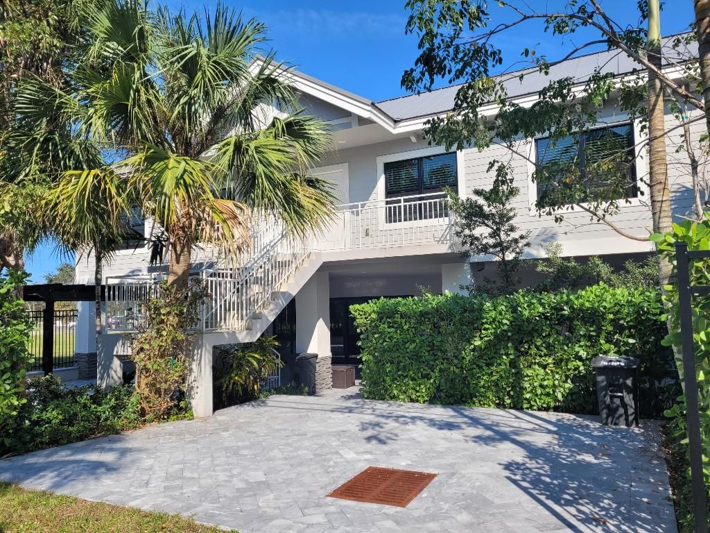 Photo of 11810 SE Dixie Highway #1, Hobe Sound, FL 33455 (MLS # R11153956)