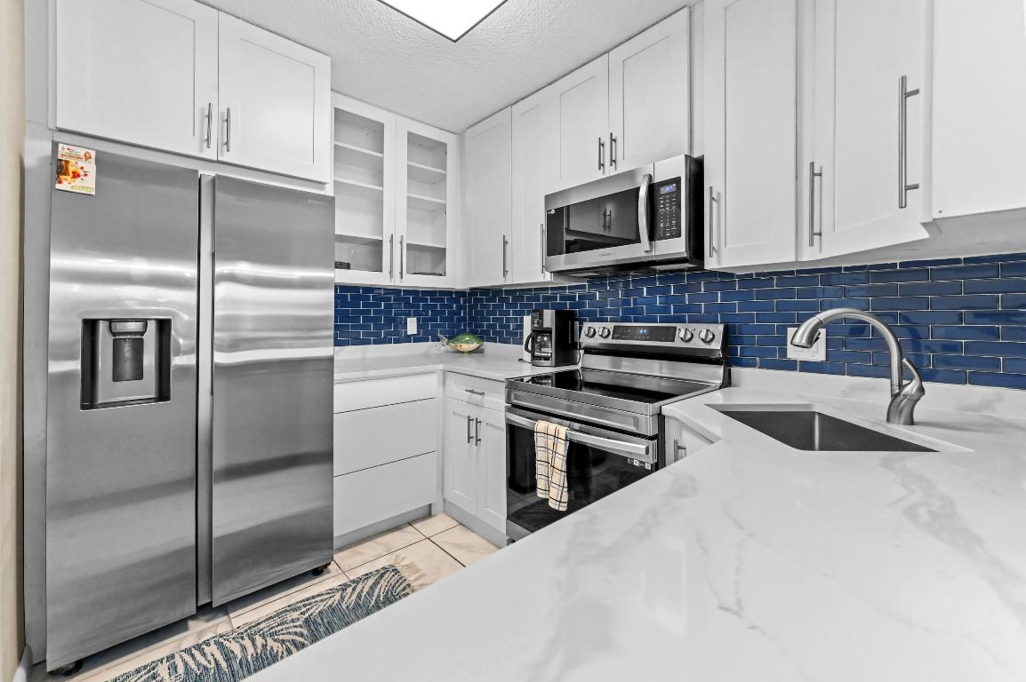 390 N Federal Highway 202