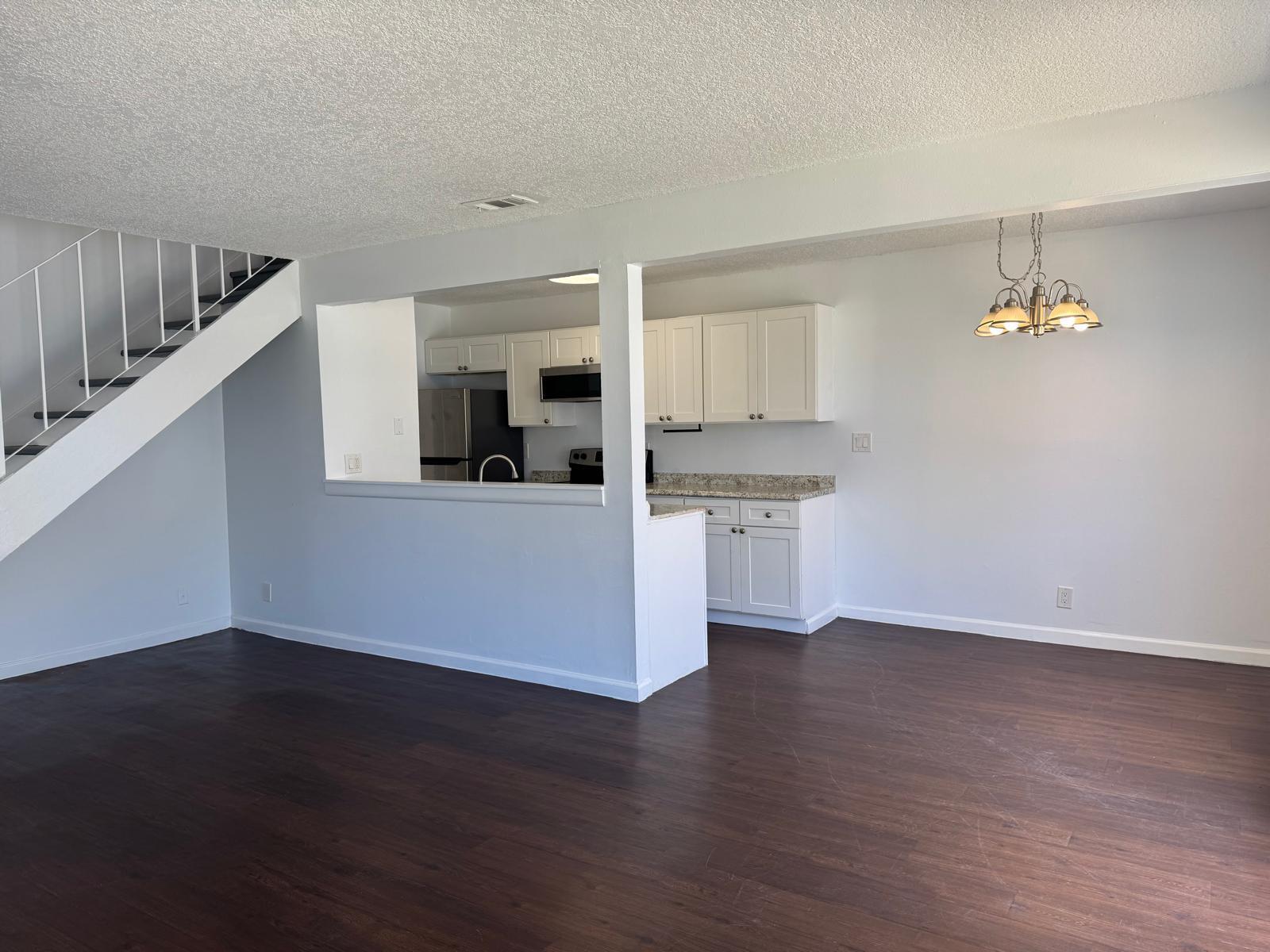 804 W Tiffany Drive 3
