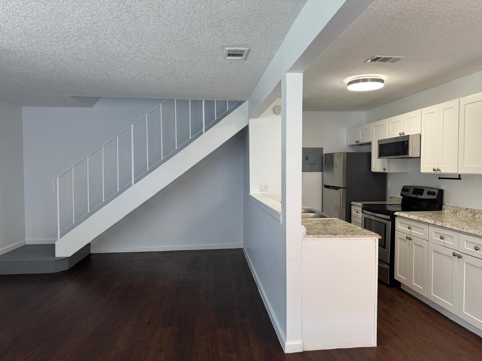 804 W Tiffany Drive 3
