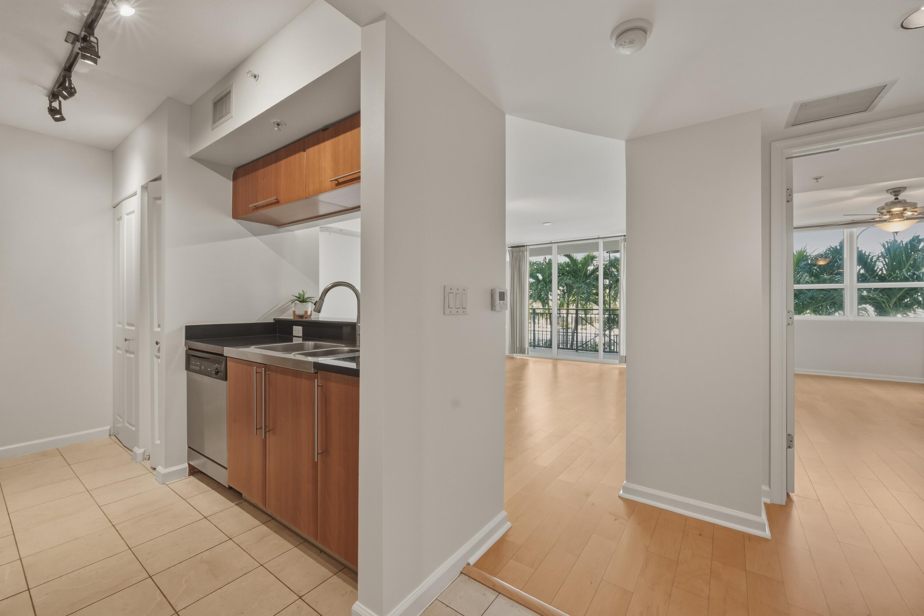 600 W Las Olas Boulevard 806S