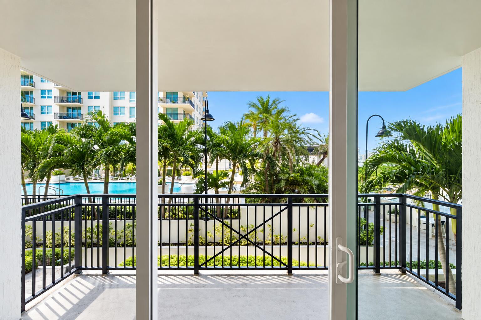 600 W Las Olas Boulevard 806S