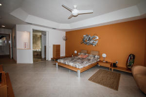 VALENCIA ISLES - Residential