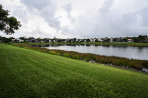 VALENCIA ISLES - Residential