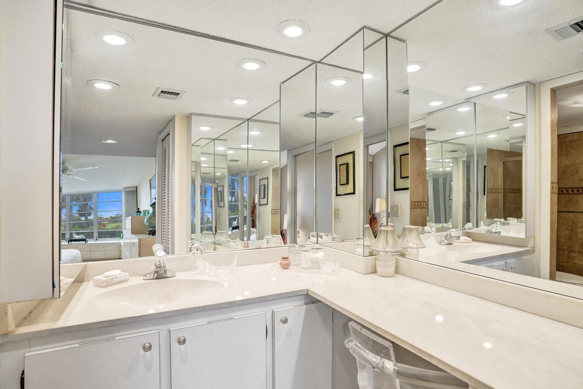 NO 93 PALM-AIRE COUNTRY CLUB - Residential