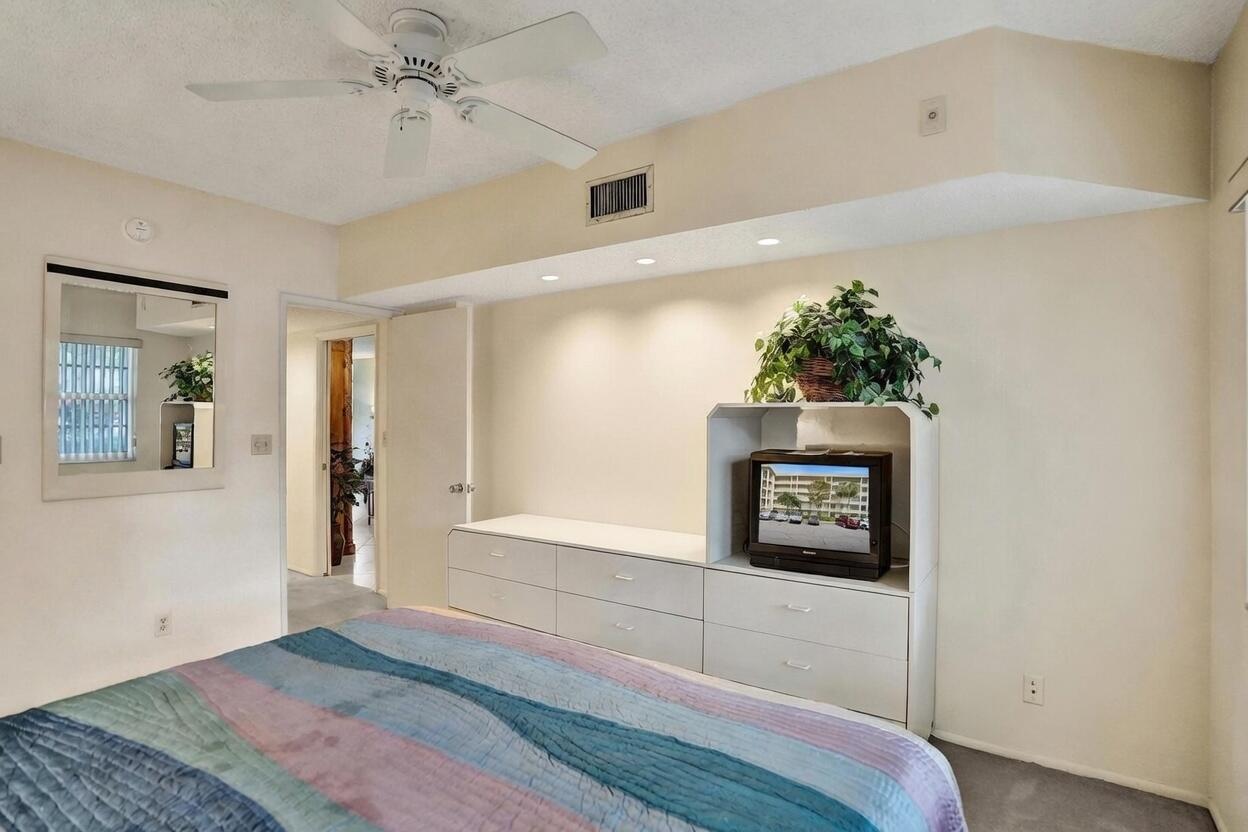 NO 93 PALM-AIRE COUNTRY CLUB - Residential