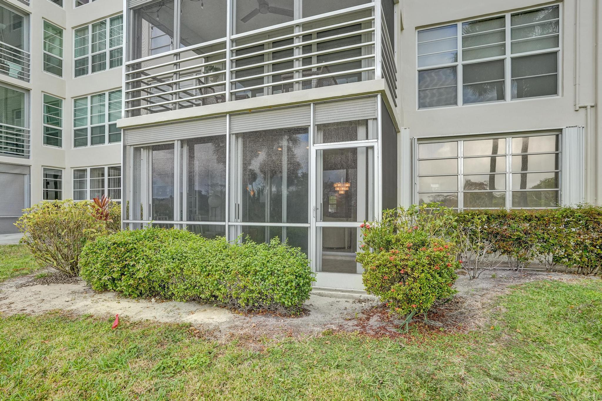 NO 93 PALM-AIRE COUNTRY CLUB - Residential