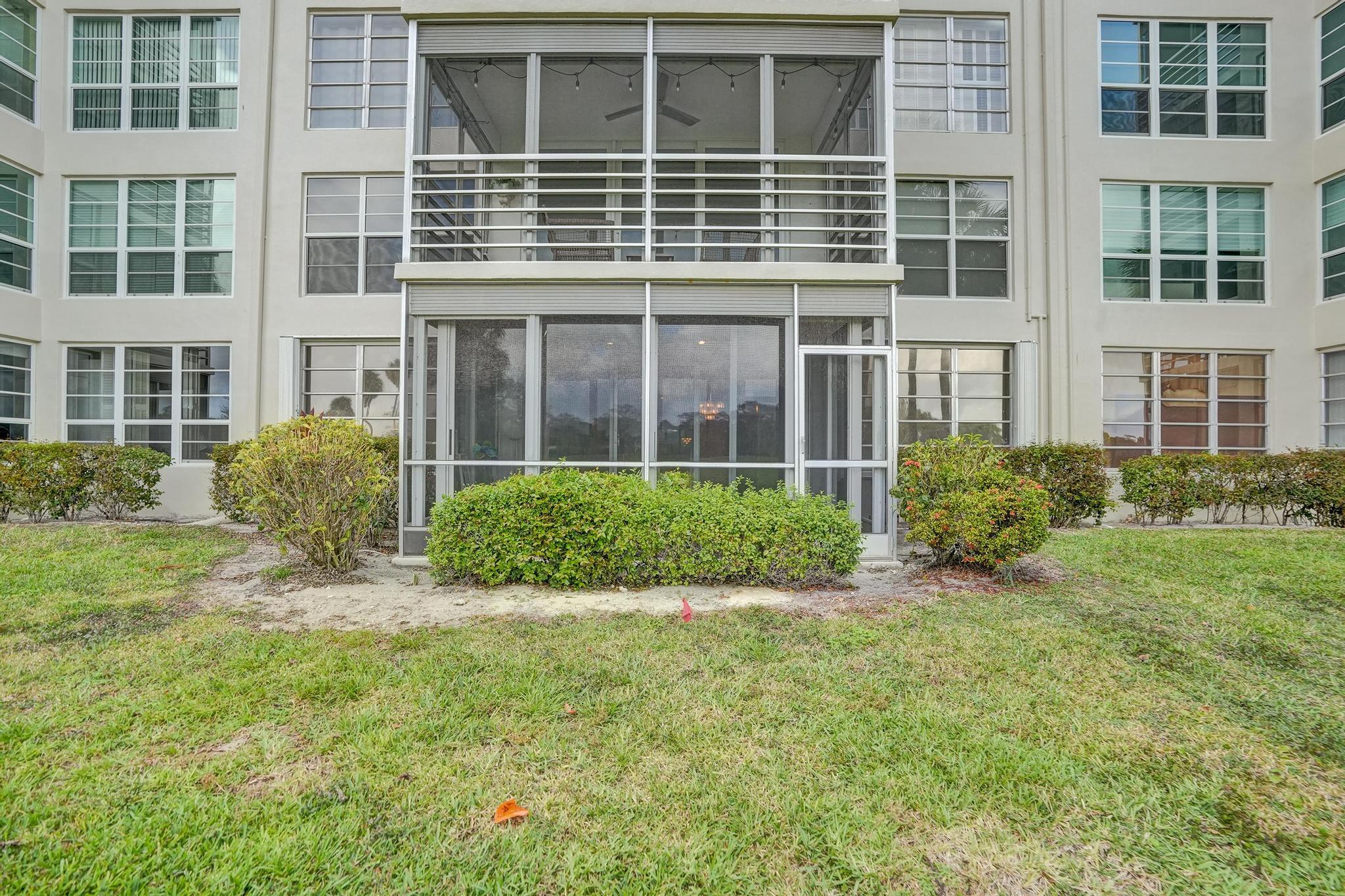 NO 93 PALM-AIRE COUNTRY CLUB - Residential