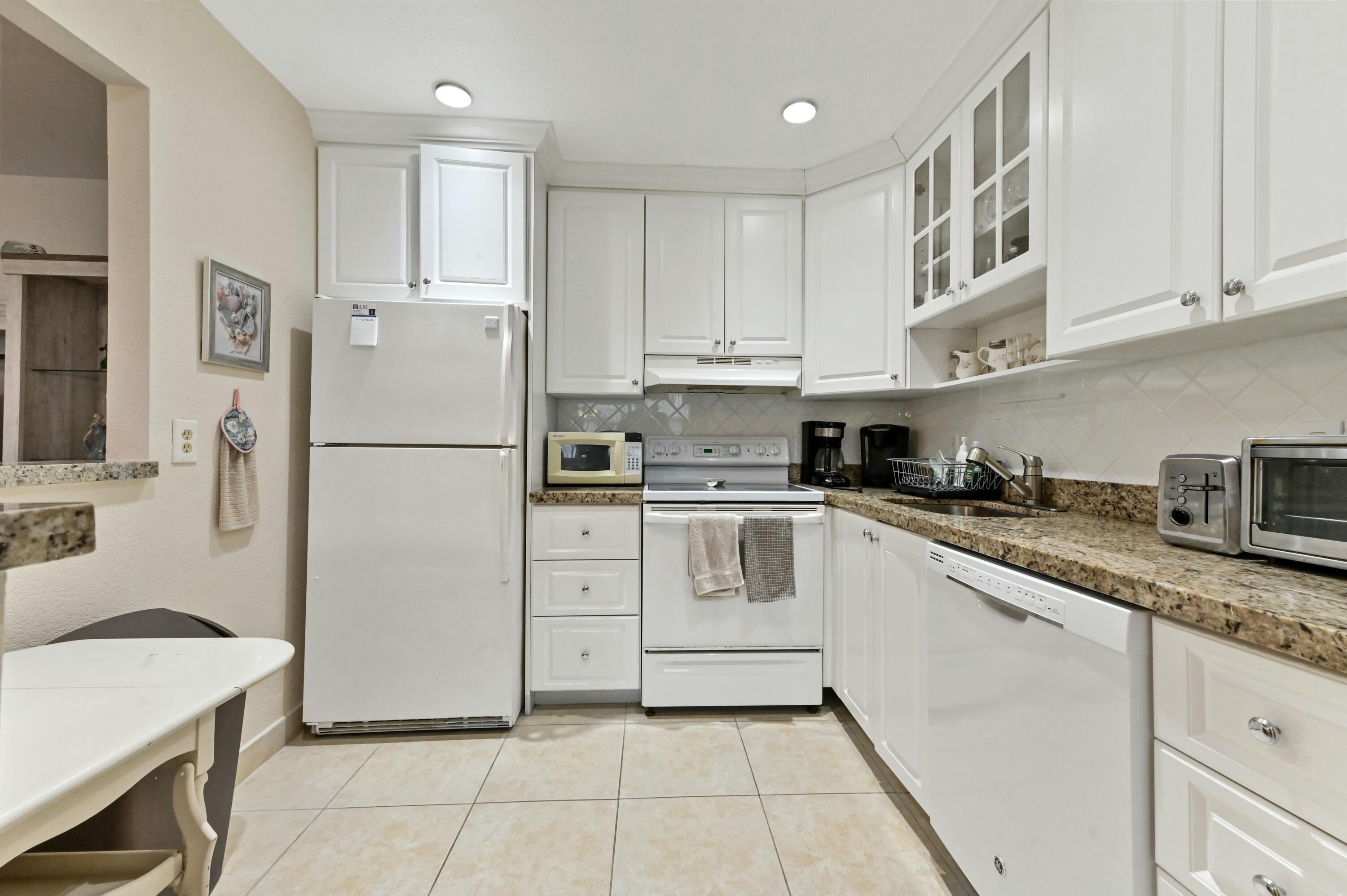 KINGS POINT WATERFORD CONDOS - Residential Lease