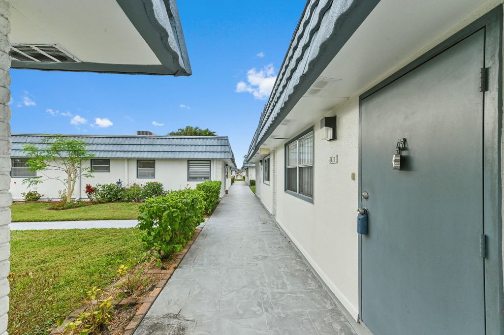 Photo of 91 Waterford D, Delray Beach, FL 33446 (MLS # R11162807)