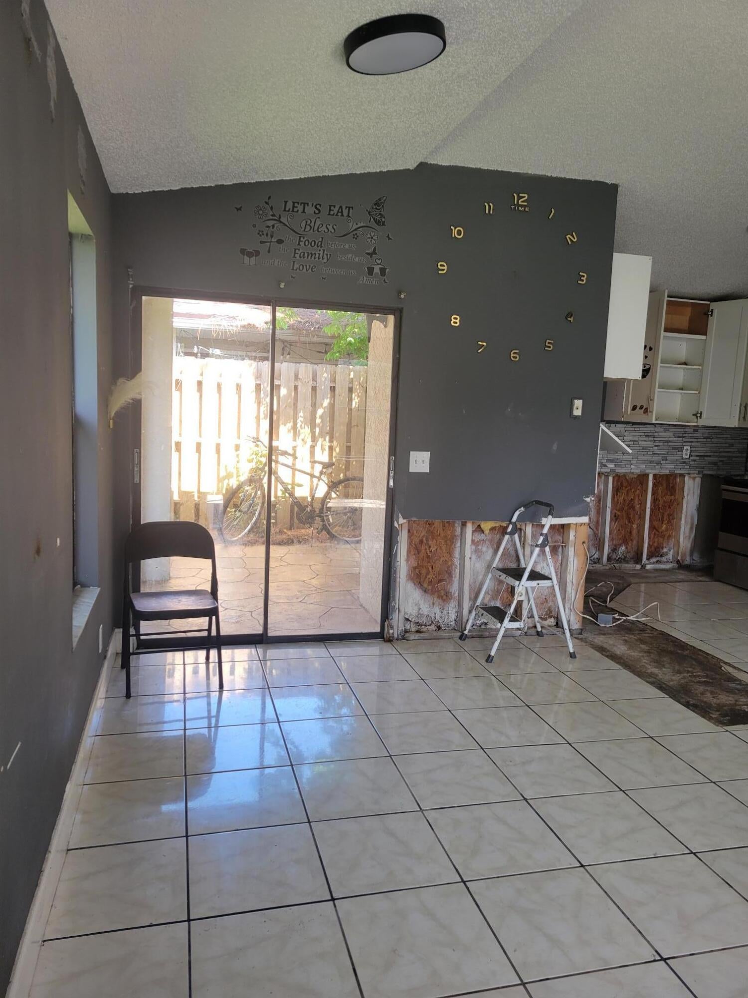 View photos, virtual tours, details... 2837 STONEWAY Lane D