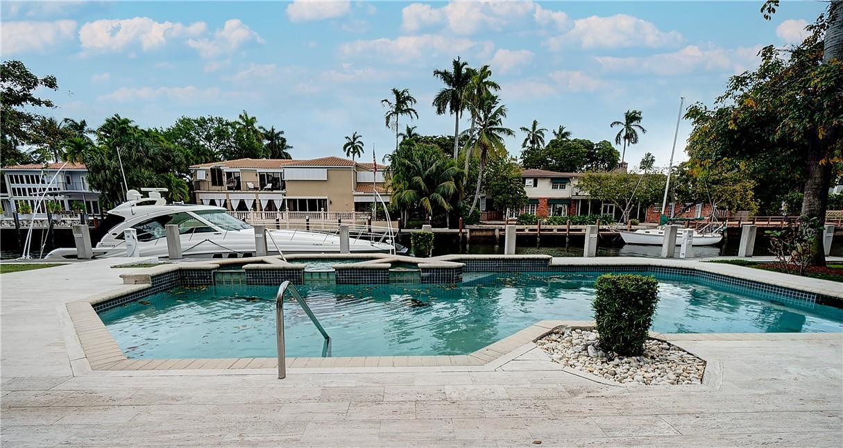 CORAL ISLES - Residential