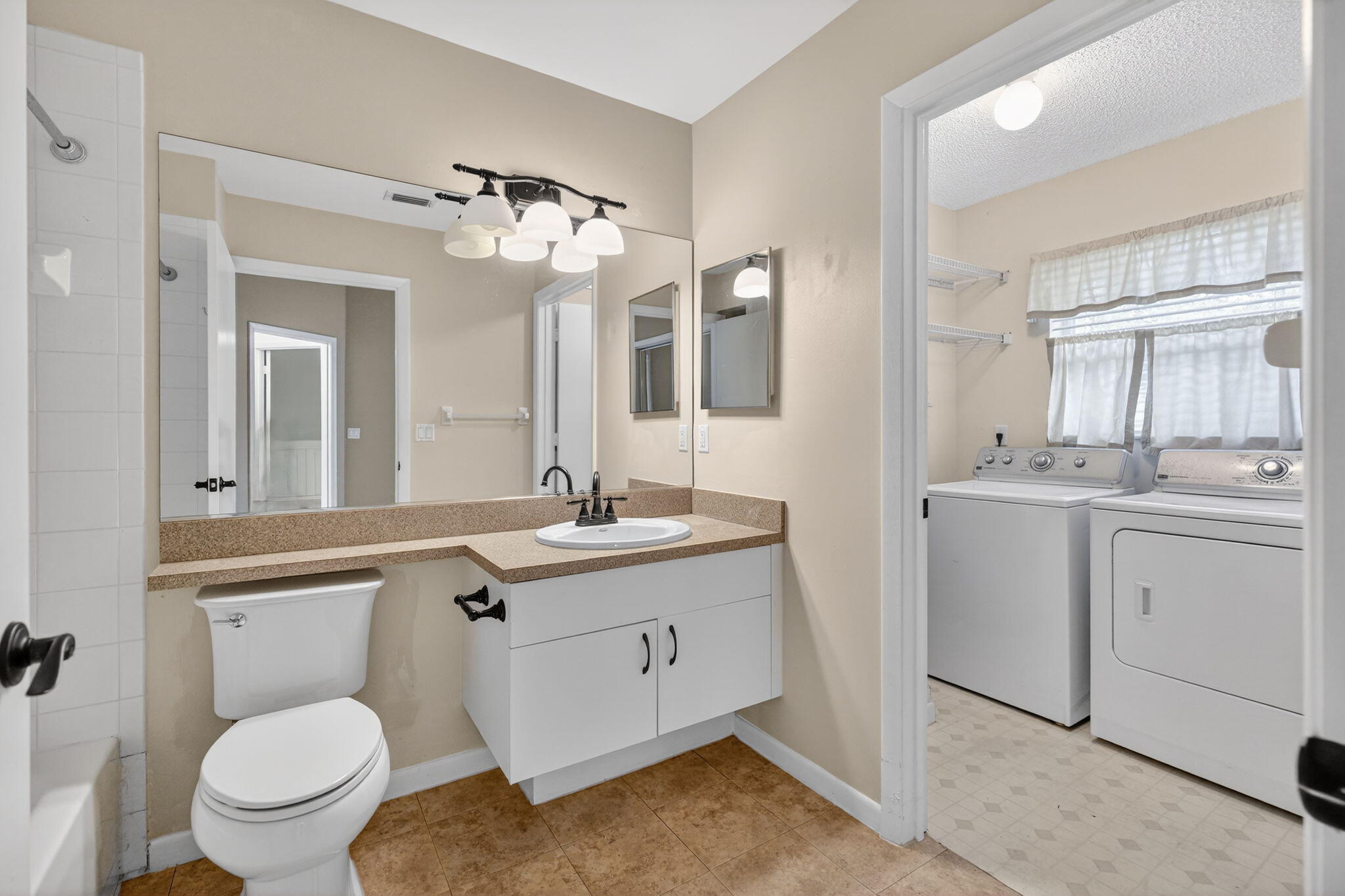 KINGS ISLE PHASE III - Residential