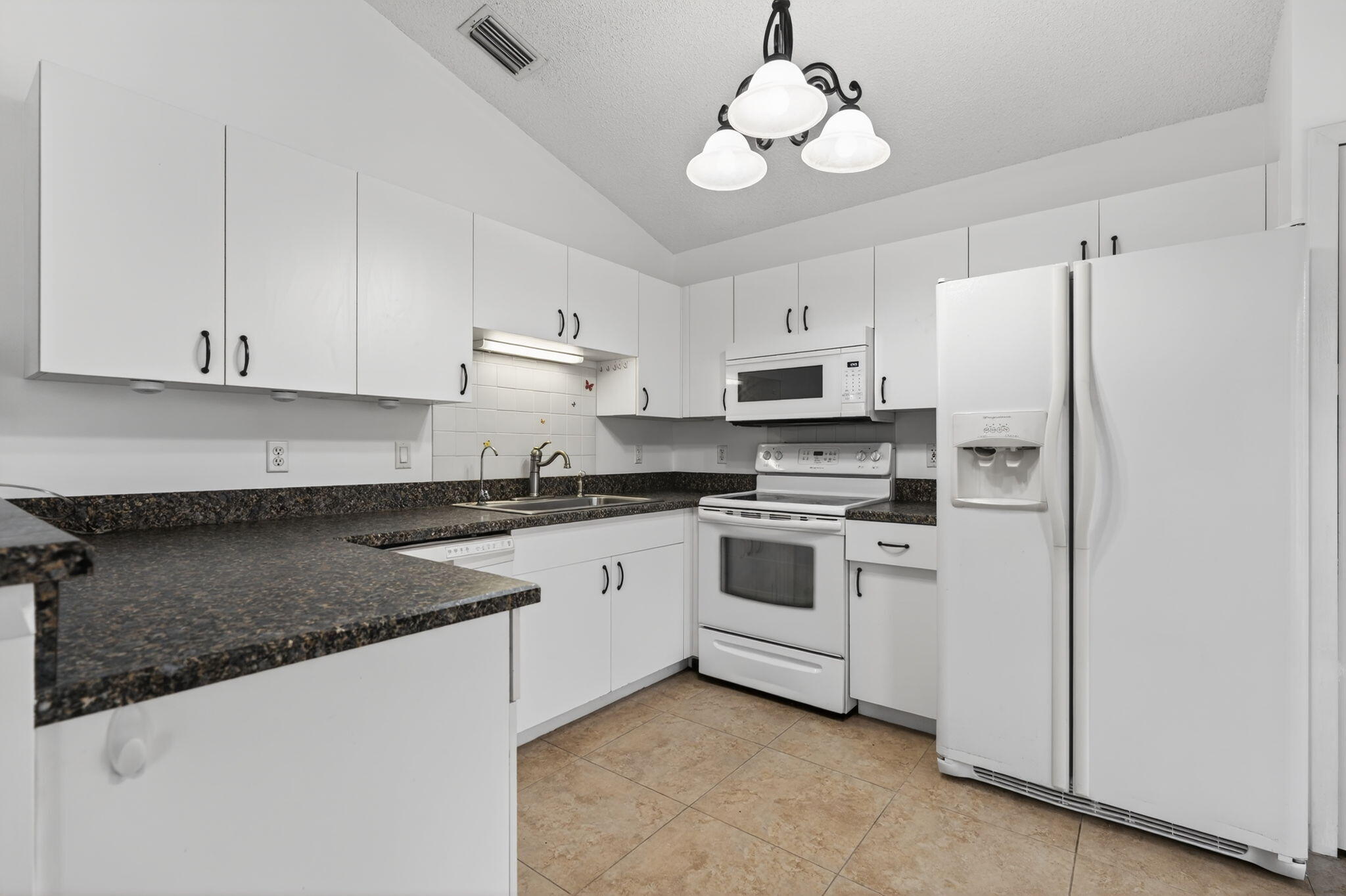 KINGS ISLE PHASE III - Residential