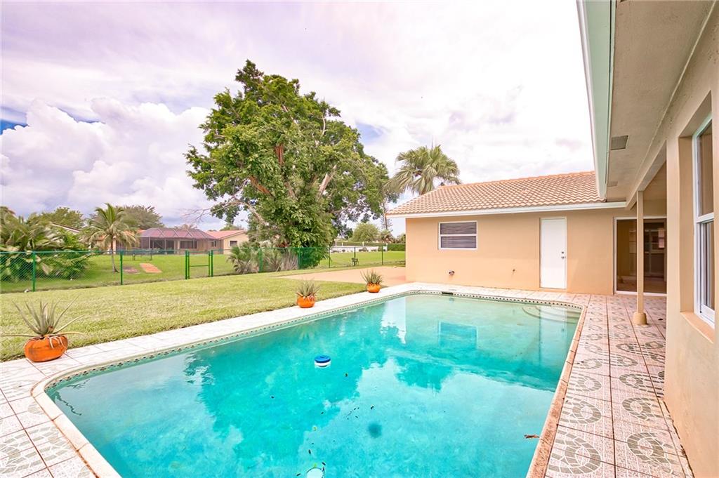 RAMBLEWOOD - Residential