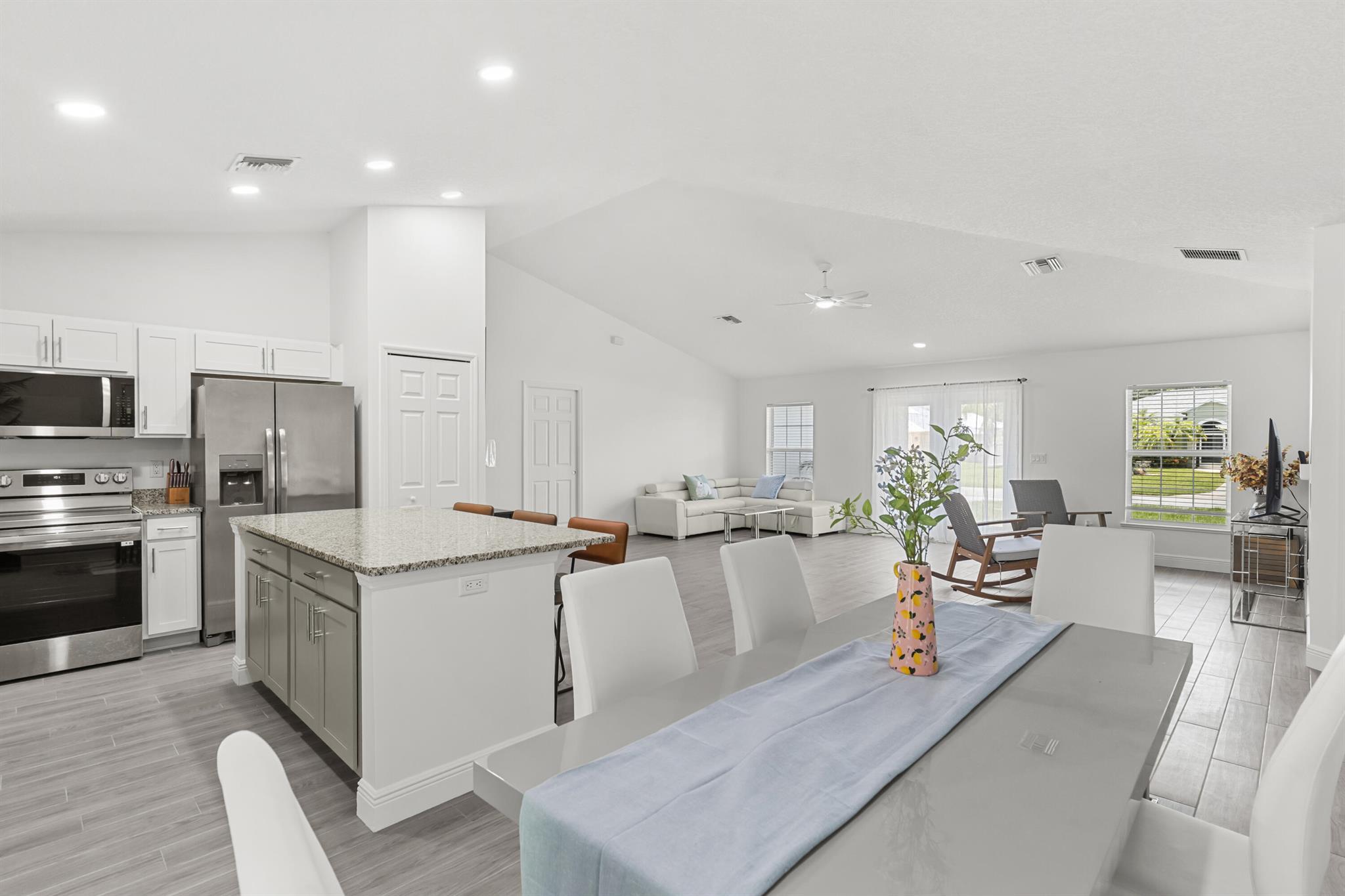 PORT ST LUCIE SECTION 46 - Residential Lease