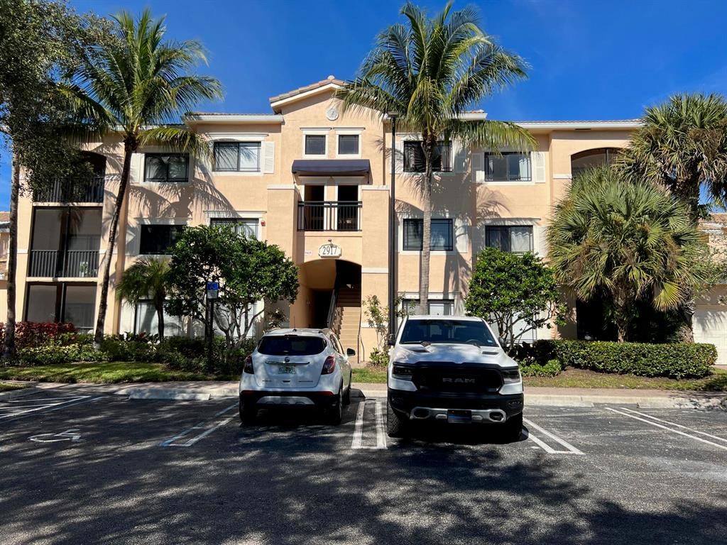 Photo of 2917 Tuscany Court #304, Palm Beach Gardens, FL 33410 (MLS # R10763439)