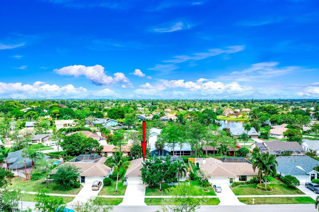 Photo of 1724 Primrose Lane, Wellington, FL 33414 (MLS # R10918248)