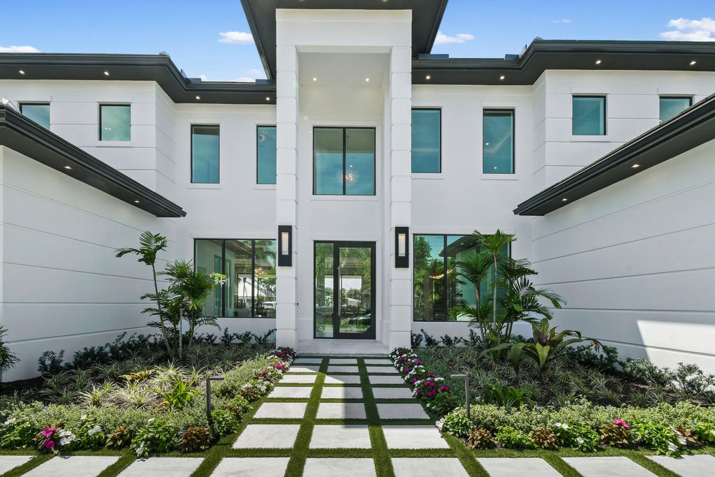 Photo of 2408 Azure Circle, Palm Beach Gardens, FL 33410 (MLS # B26011112)