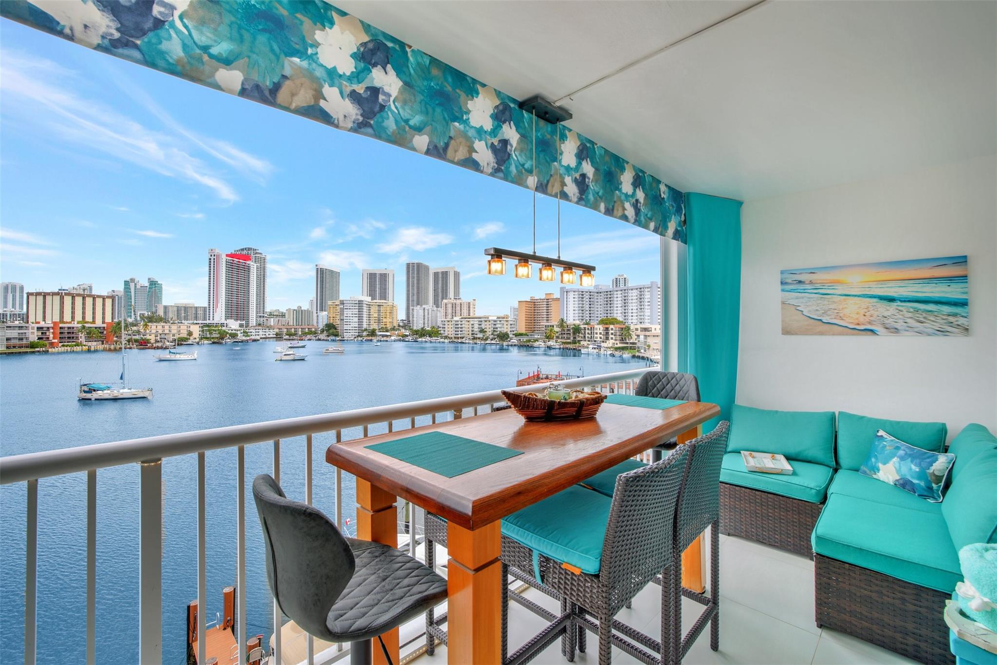 PARADISE TOWERS - Residential
