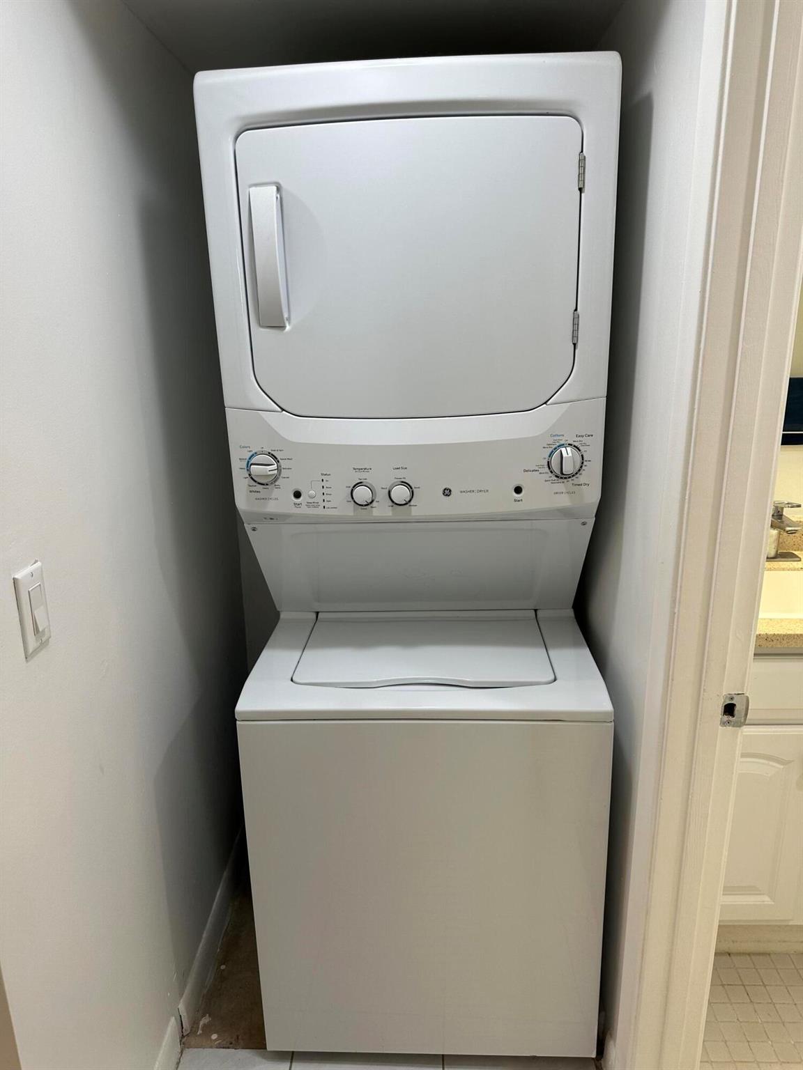 CAMBRIDGE AT CENTURY - Residential Lease