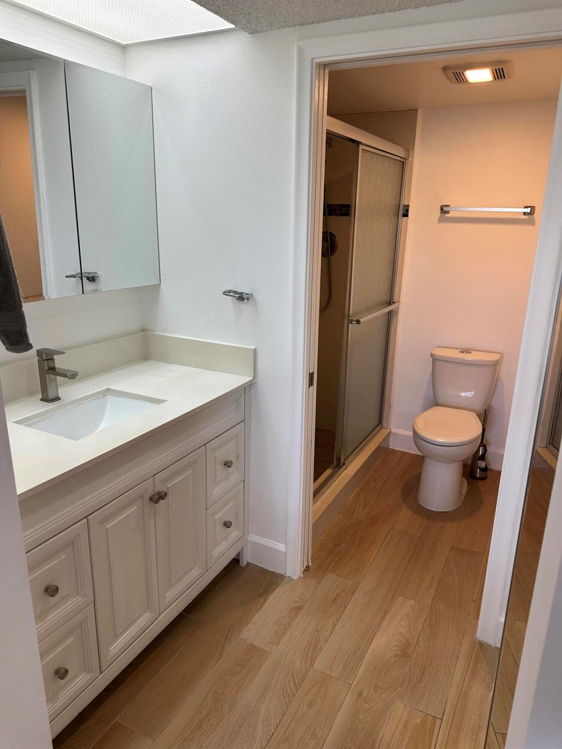 CAMBRIDGE AT CENTURY - Residential Lease