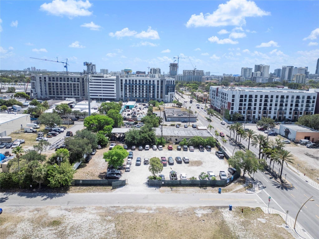 Photo of 606 NW 8th Avenue, Fort Lauderdale, FL 33311 (MLS # B26060954)
